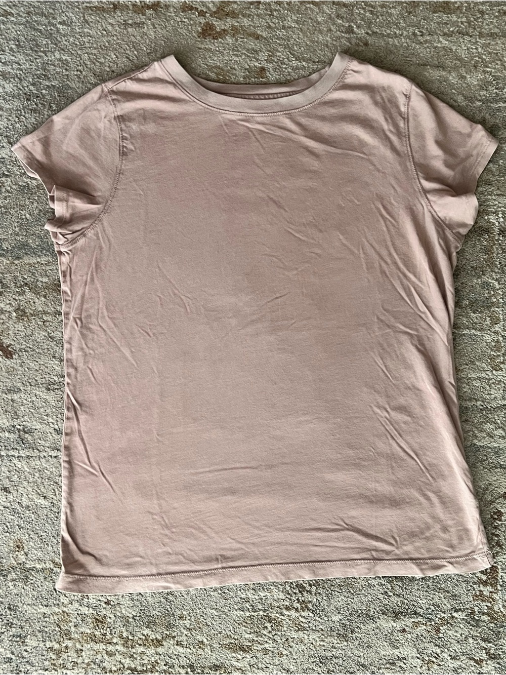 Universal Thread Women’s Crew Neck T-Shirt- Light Dusty Pink